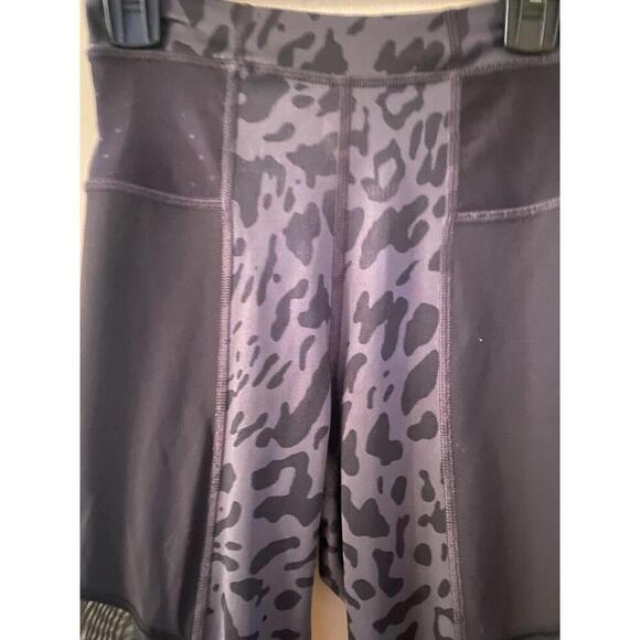 LULULEMON JUST BREATHE PANT/TIGHT IN ANIMAL SWIRL BLACK SZ 2 EXCELLENT CLEAN! - Picture 3 of 5
